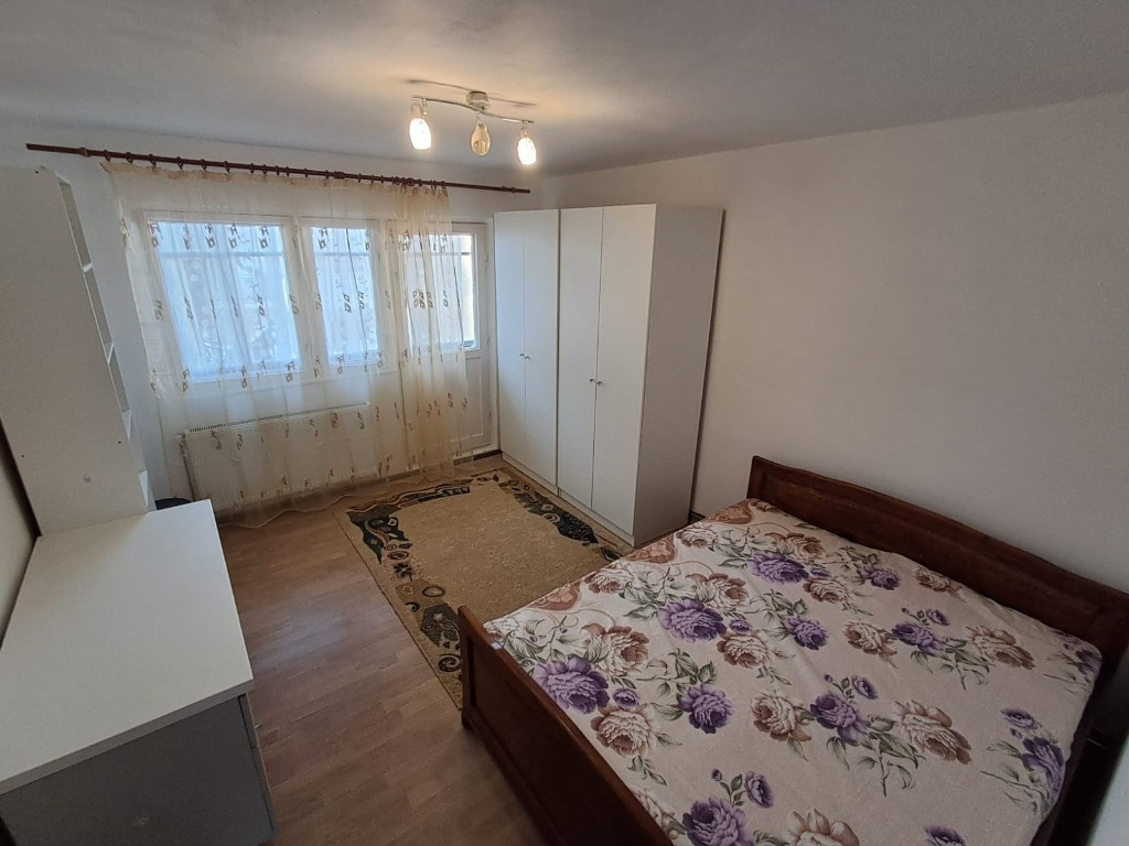 Ap.2 cam 57 mp dec. Renovat et.3,2 balcoane, Aleea Barsei Marasti