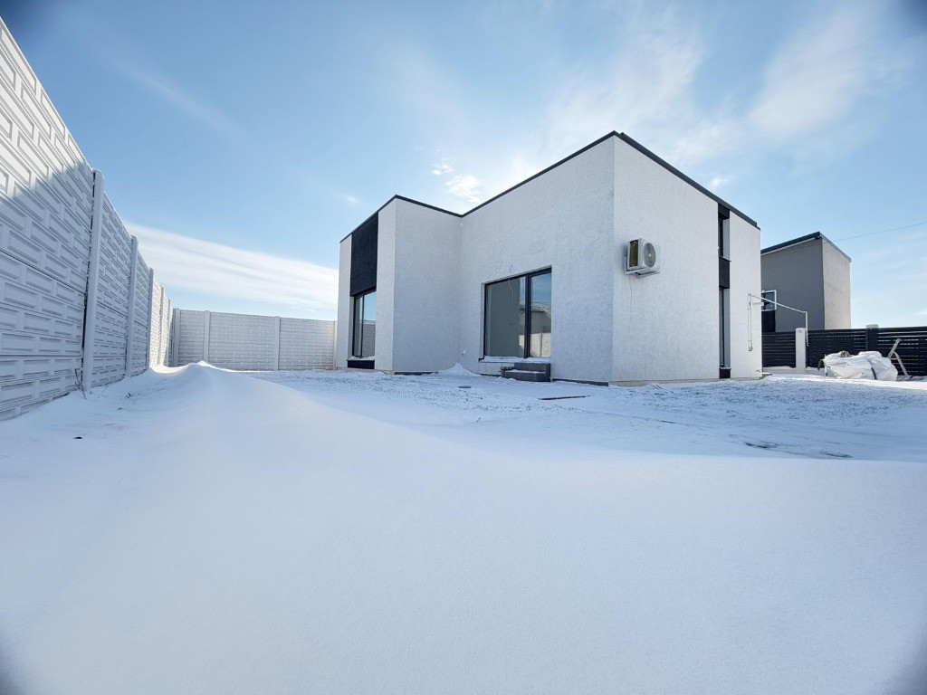 Casa individuală ~ 3 camere 2 bai ~ teren 300mp ~