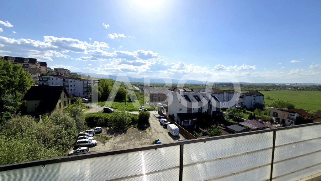 Apartament cu 3 camere de vanzare orientat SUD VEST in zona