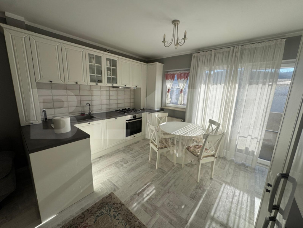 Apartament 2 camere superb,mobilat complet,parcare proprie