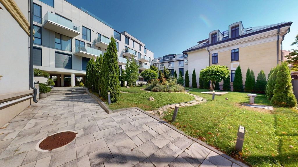 Un apartament rar | Clădire cu istorie | 2 camere Comple...