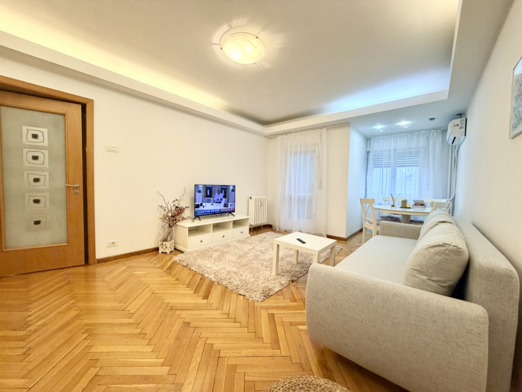 Apartament de inchiriat in Piata Unirii, cu vedere frumoasa