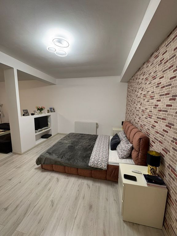 Apartament 2 camere 10 min metrou Aparatorii Patriei/cent...