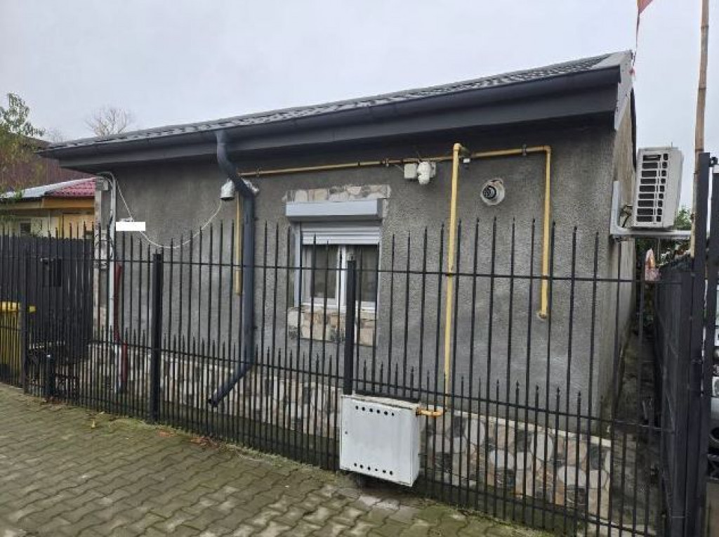 Cota de 2/4 din casa si teren, Loc Calarasi, Jud Calarasi