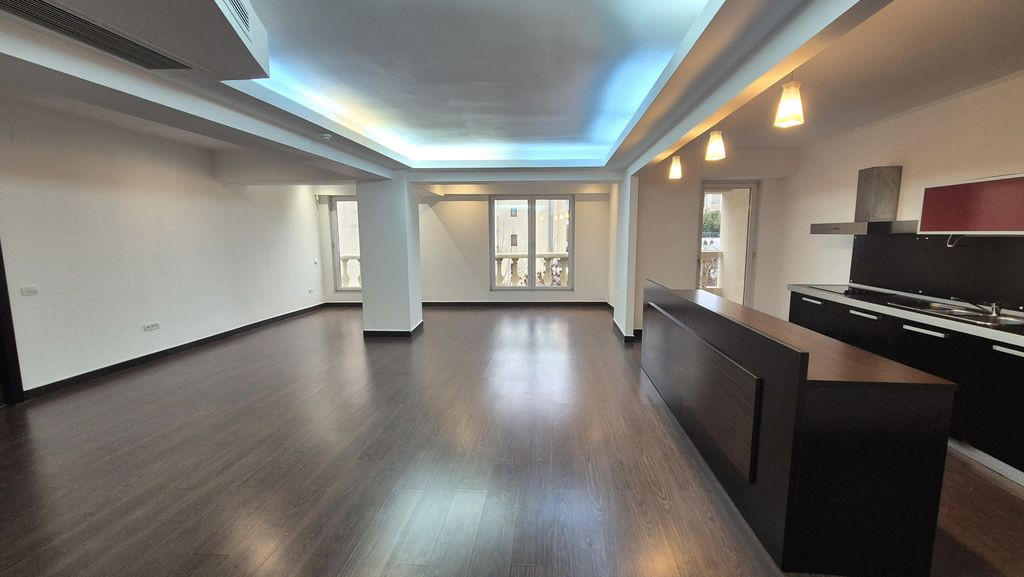 Apartament cu 3 camere 150,80 mp - Herastrau