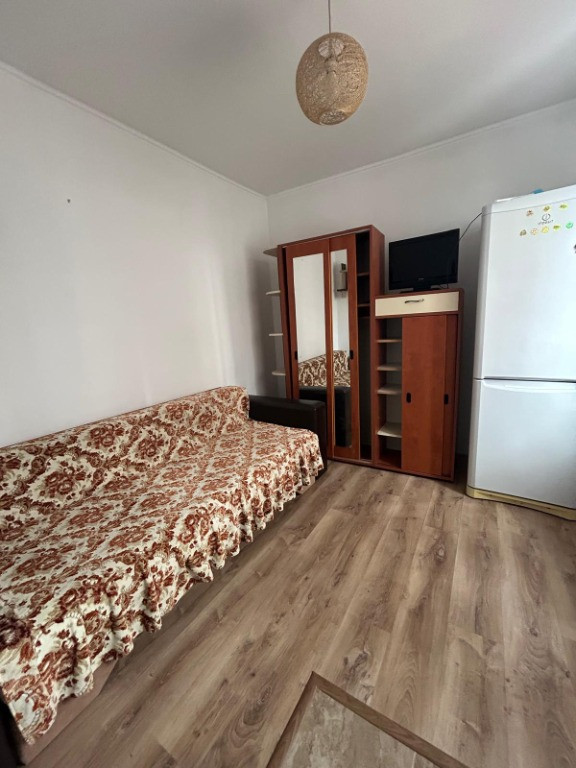 Camera de camin cu baie si bucatarie, etaj 1, Florilor - Albastrelelor