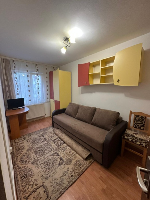 Închiriez garsonieră