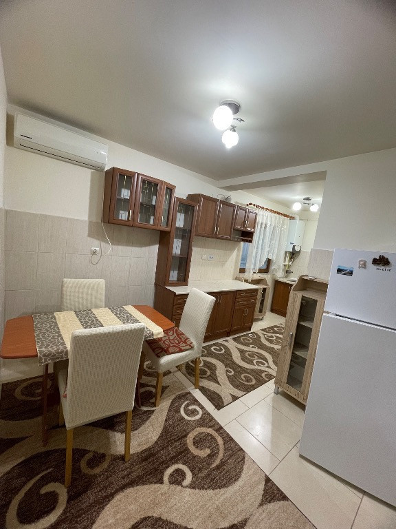 Apartament 2 camere de închiriat - Zona Gai, Arad