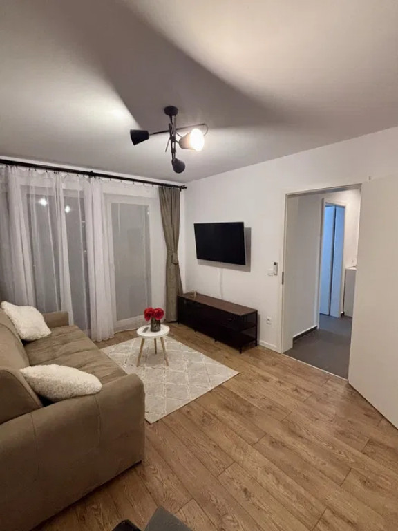 Apartament cu 2 camere, suprafata 56mp cu loc de parcare car