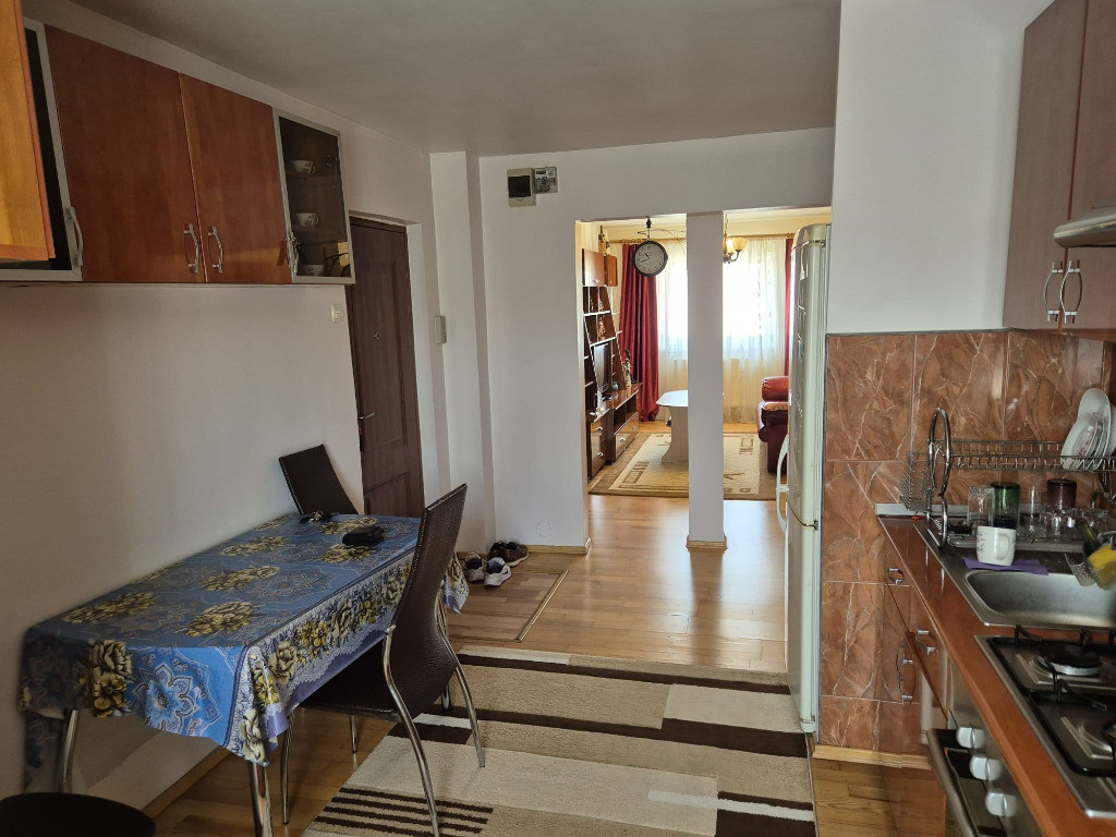 Inchirieez apartament 3 camere decomandat Deva, Liliacului, PARCARE