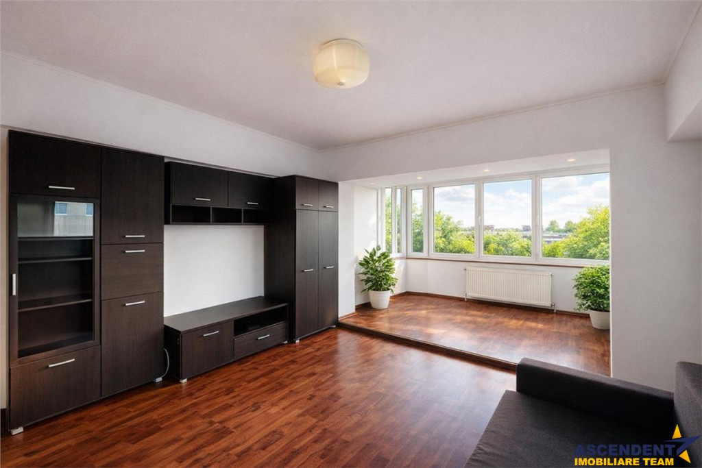 FILM! Apartament 3 camere,decomandat, spatios,luminos,2 bai,