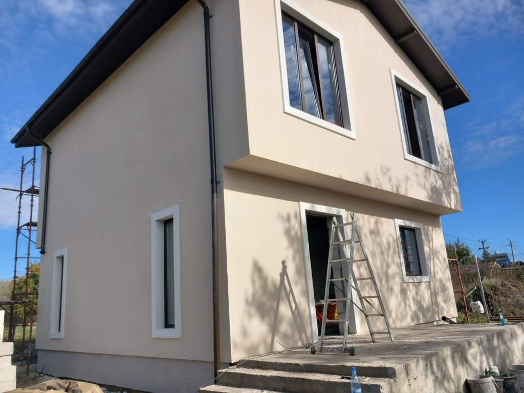 Casa noua de vanzare