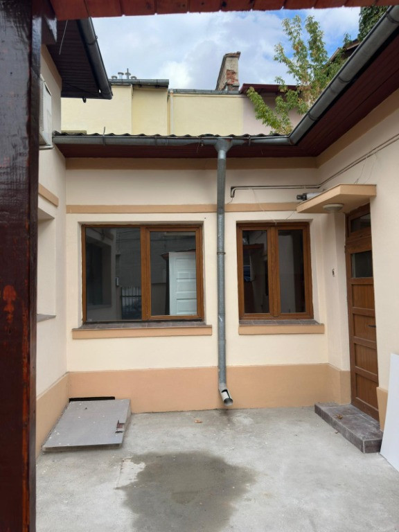 Casa 3 camere zona 13 Septembrie