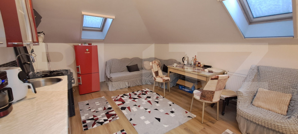 Apartament la mansarda, cu 3 camere, 60 de mp, in zona Teilo