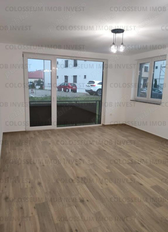 Garsoniera decomandat - zona Tractorul