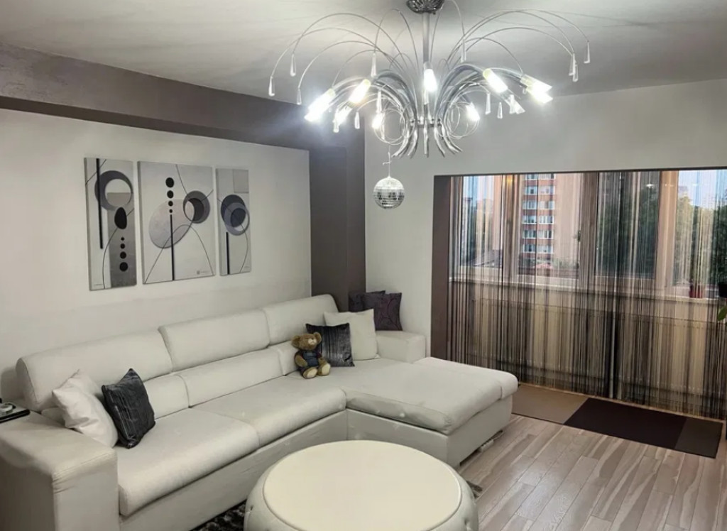 Apartament 2 camere, decomandat - zona Scriitorilor