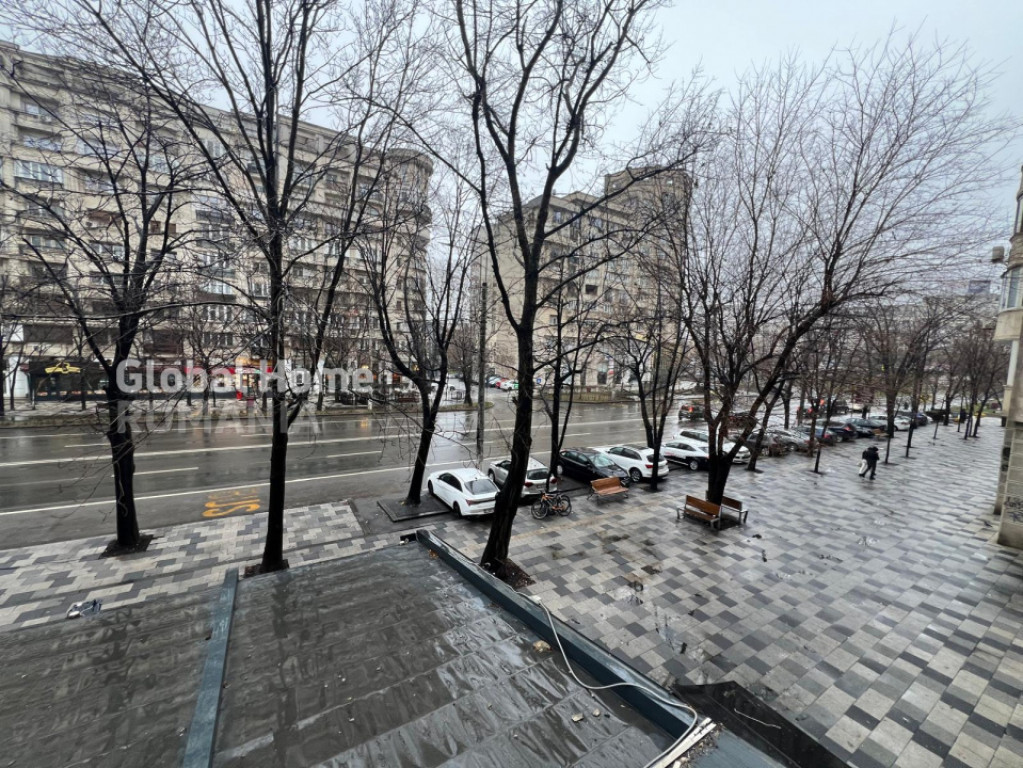 Apartament 3 camere Blv Decebal | Acces stradal-Vedere Mixta