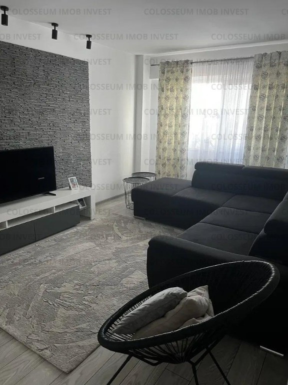 Apartament cu 3 camere,decomandat -zona Calea Bucuresti