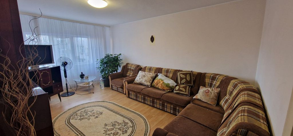 Doua camere decomandate, etajul 1.