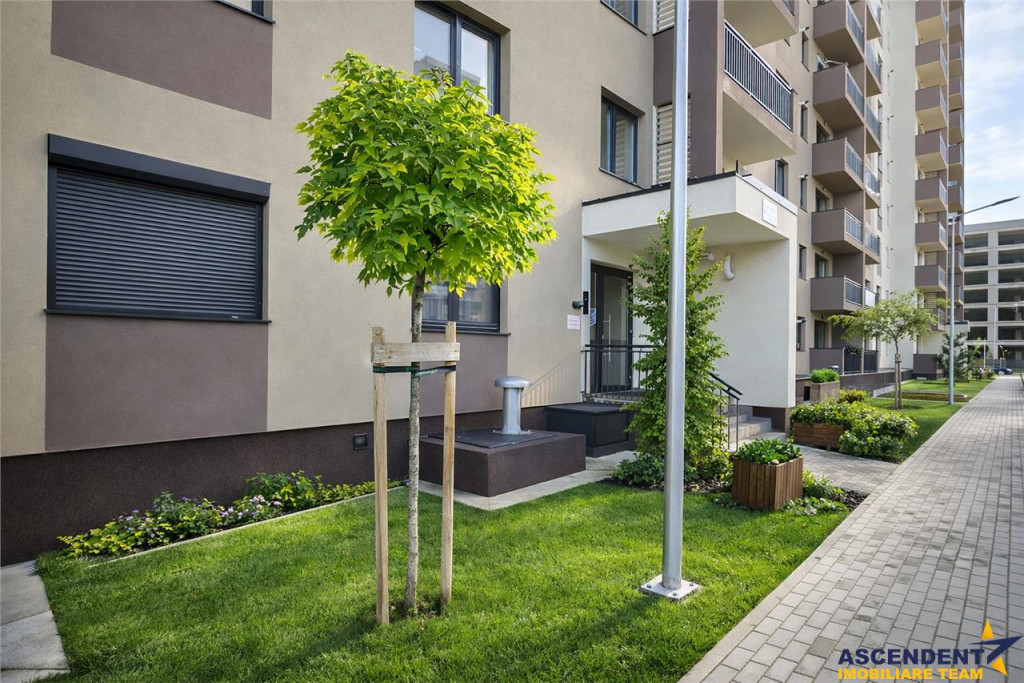 Apartament 3 camere zona TRACTORUL