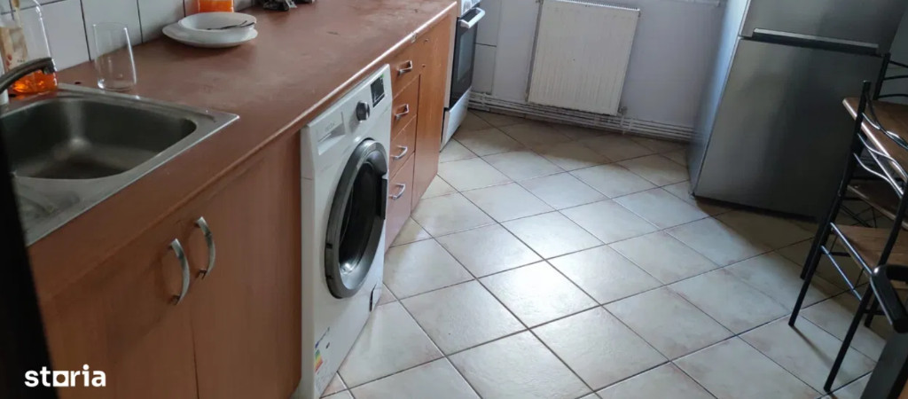 Apartament 3 camere, decomandat - zona Astra