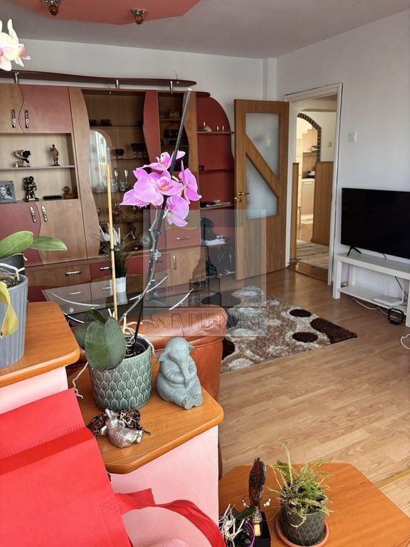 Apartament 2 cam decomandat Craiter