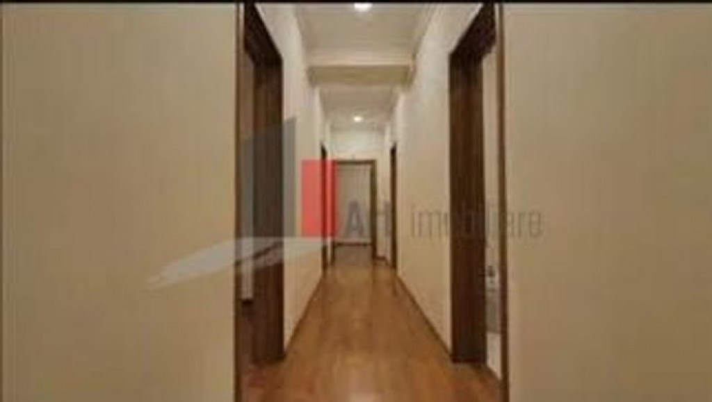 Vânzare apartament 3 camere cu centrală Șos. Giurgiulu...