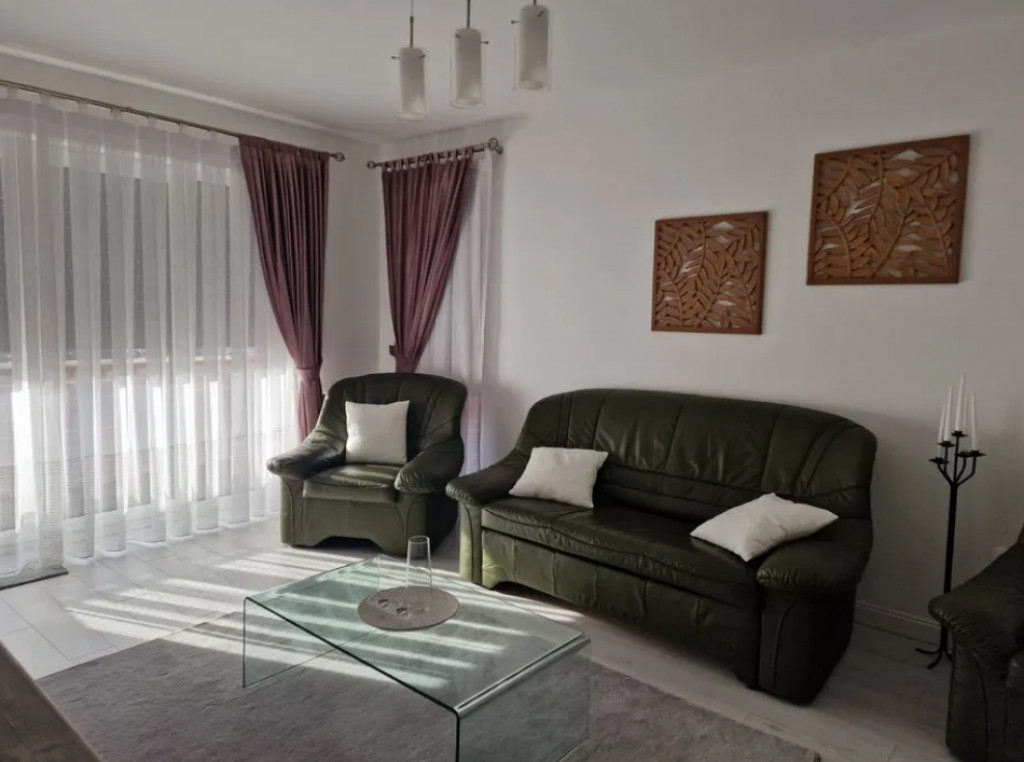 Apartament 2 camere, decomandat - zona Avantgarden