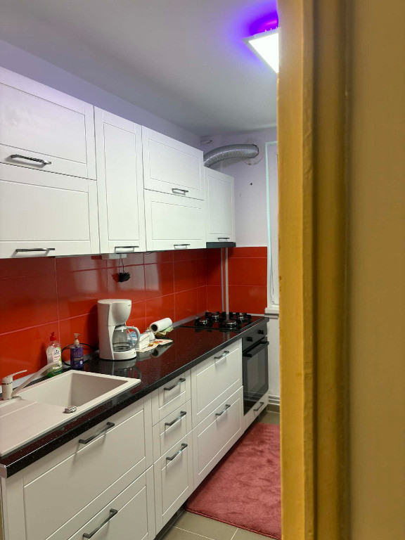 Apartament e 3 camere zona B-dul Victoriei,s