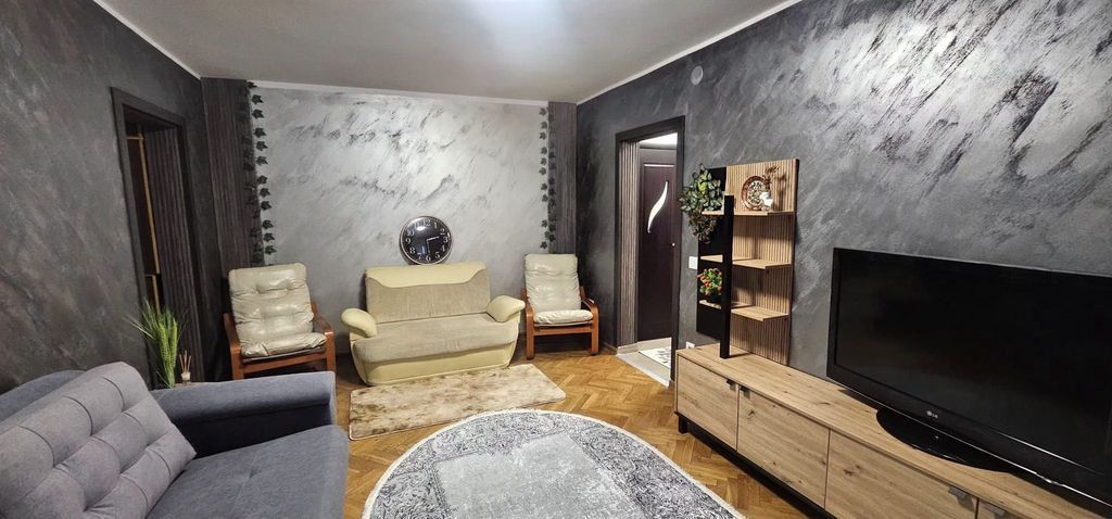 Apartament cu 2 camere, zona Tribunal - Papadie, prima in...