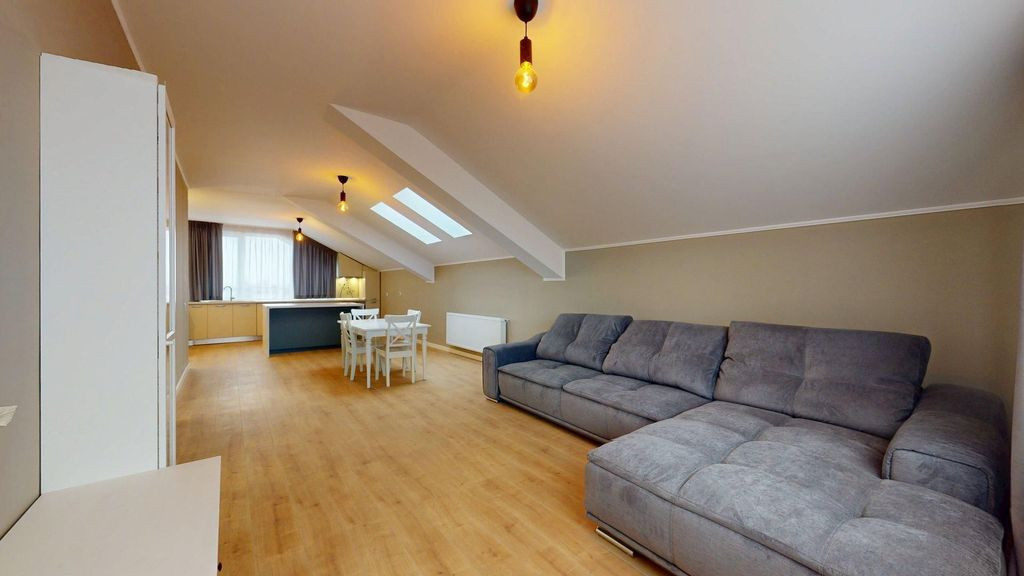 CHITILA - Bucurestii Noi | 3 Camere Curte + Parcare