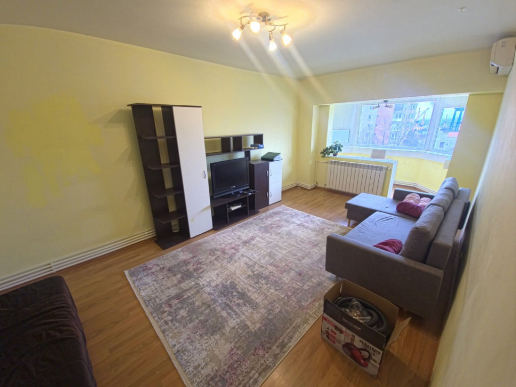 Stadion apartament 3 camere decomandat termen lung