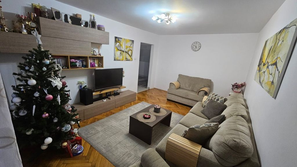 Apartament 4 camere zona Dacia