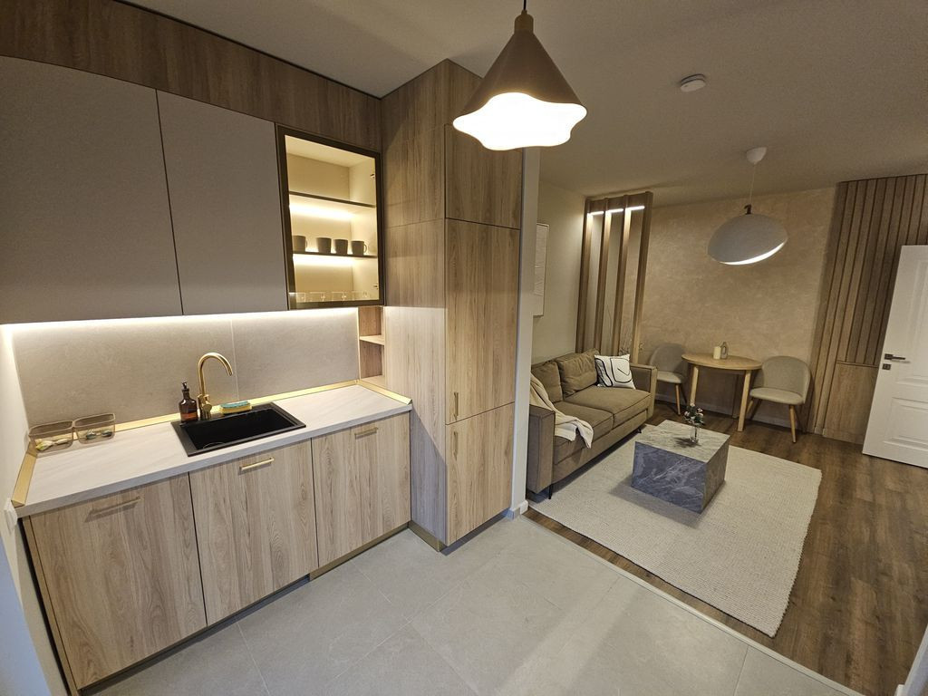 Apartament 2 camere CURTE PROPRIE Ozana / Titan mutare im...