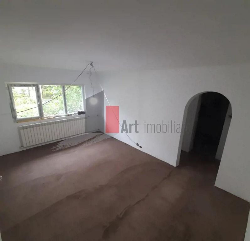 Vânzare apartament 2 camere semidecomandat Drumul Găzar...