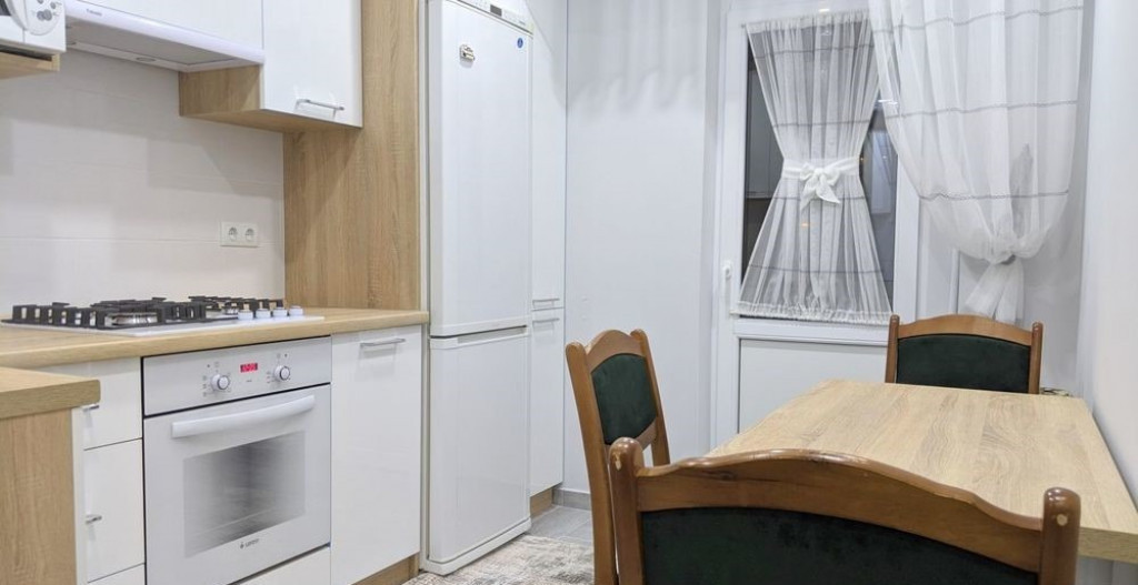 Garsoniera zona Titan