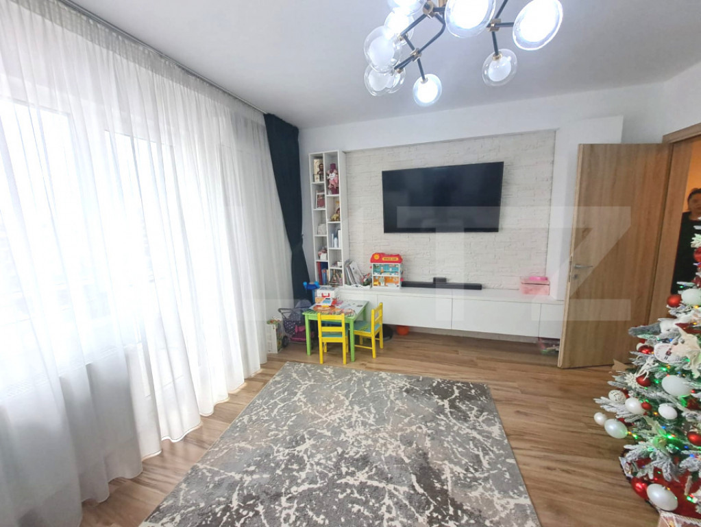 Apartament de vanzare, cu 2 camere, zona Tractorul