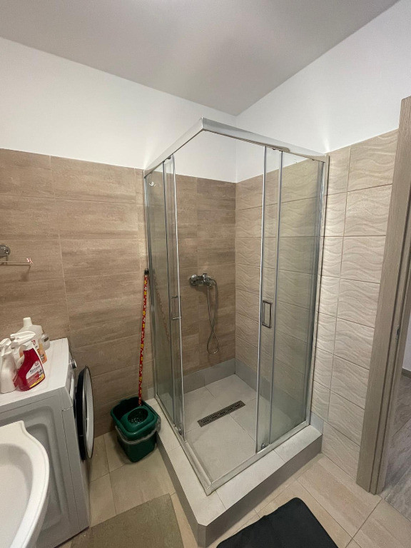 Garsoniera de vanzare\mobilata si utilata complet