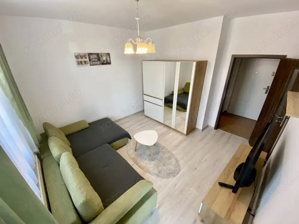 Garsoniera zona Aparatori Patriei