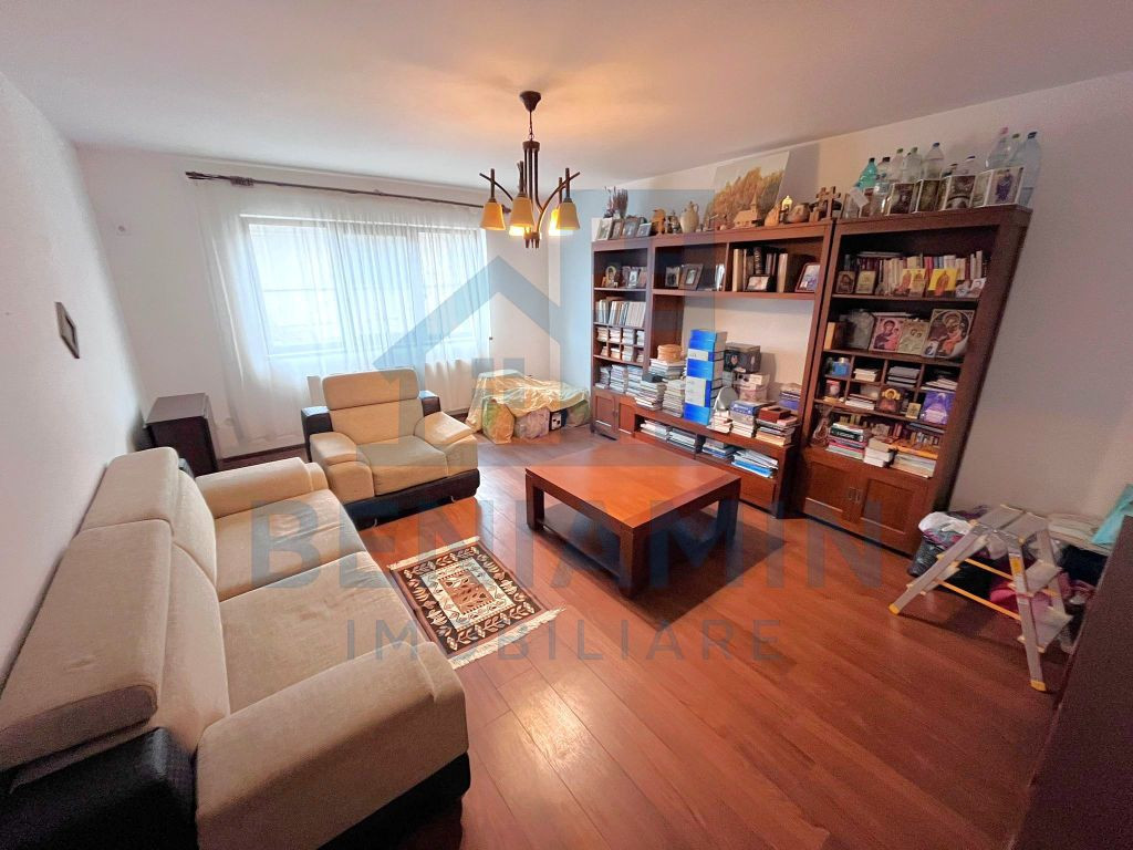 Apartament 3 camere decomandat etaj 1 an 2009 centrala