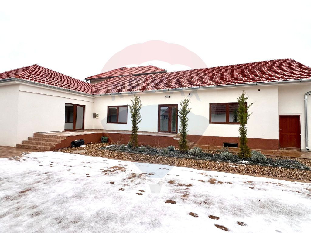 Casă de vânzare în zona Oncea, Str Ion Bogdan, teren 2...