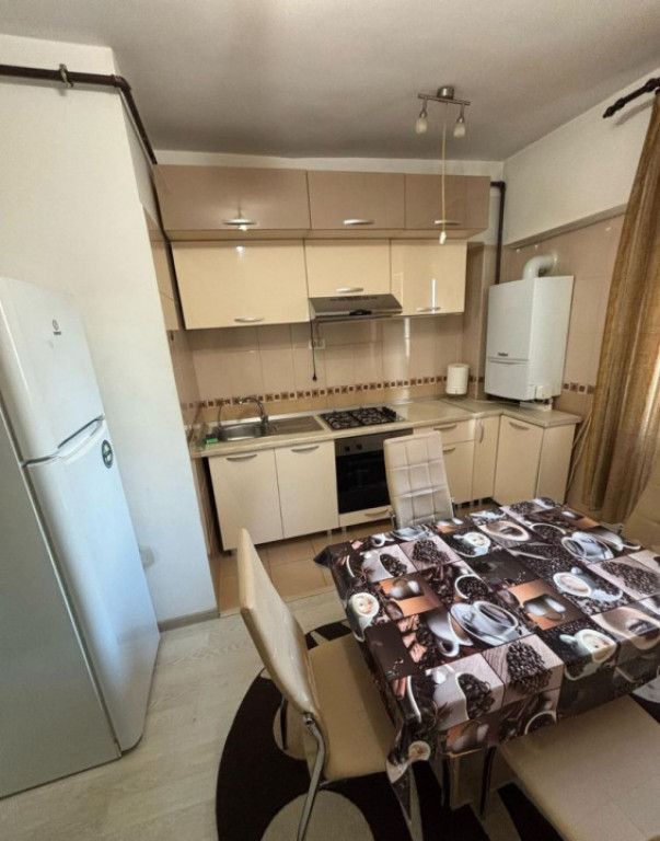 Apartament 2 camer / 56 mp / zona Capitol / centrala / AC /