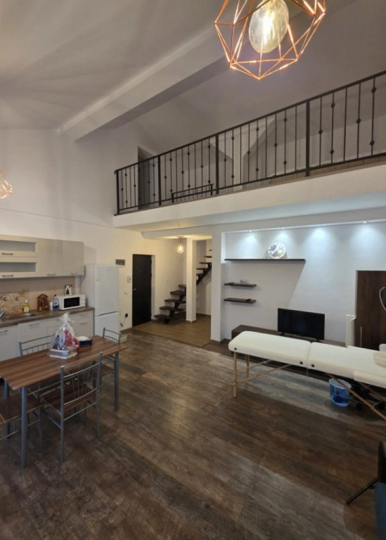 Apartament 2 camere, semidecomandat - zona Sanpetru