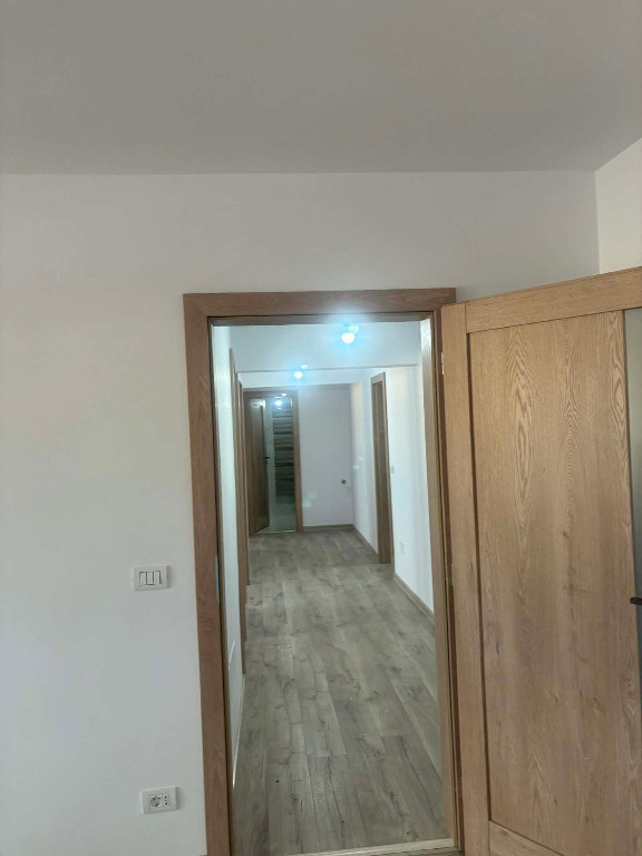 Apartament e 3 camere zona B-dul Victoriei,s