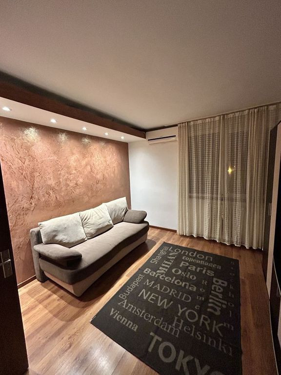 Garsoniera Nicolae Grigorescu etaj 1 Metrou Titan