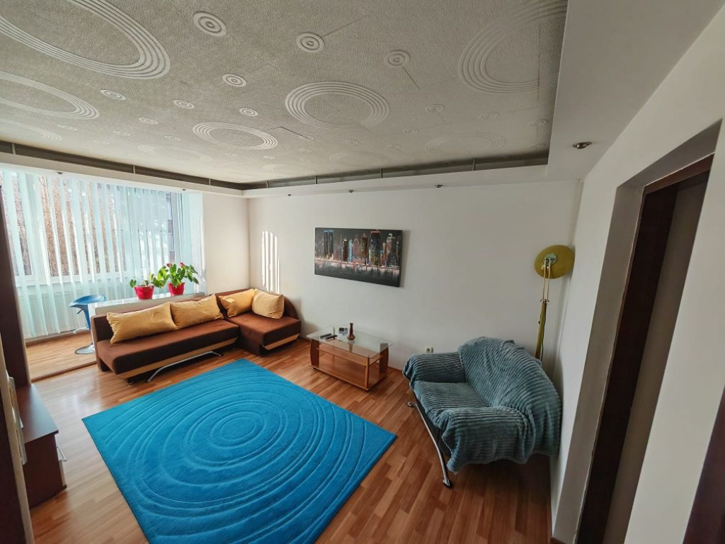 Apartament 2 camere Centru Civic renovat,mobilat,107000 Euro