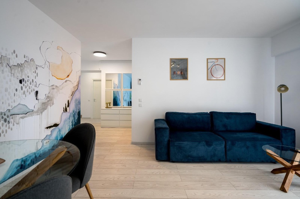 3 camere, 2 bai, NOU, centrala proprie, decomandat, LA CHEIE