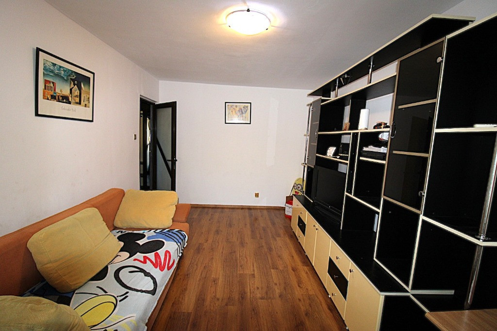 Apartament cu 2 camere in Micro 17