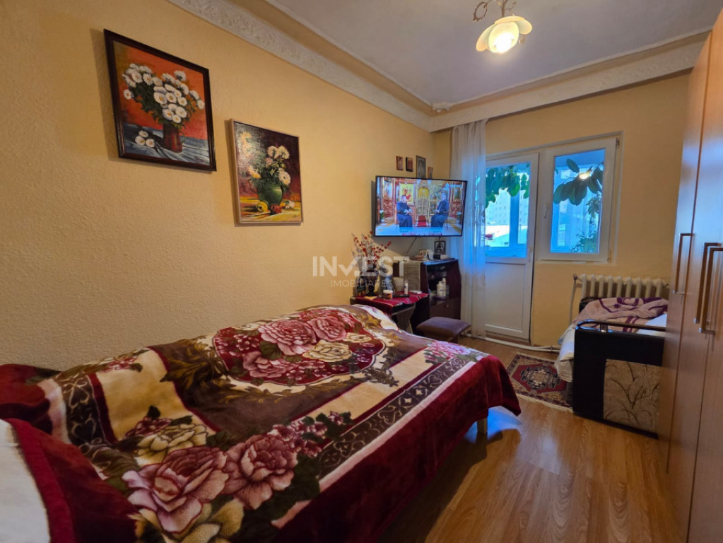 DE VANZARE-APARTAMENT 4 CAMERE-DECOMANDAT-DACIA