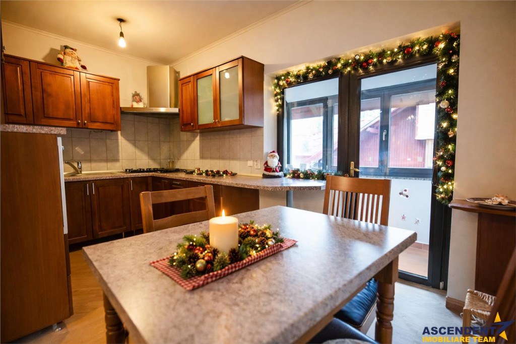 FILM! Rezidenta montana,decor apreciabil, pod mansardabil,ga